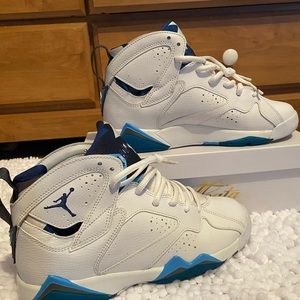 Jordans size 6.5! Been worn a couple times!